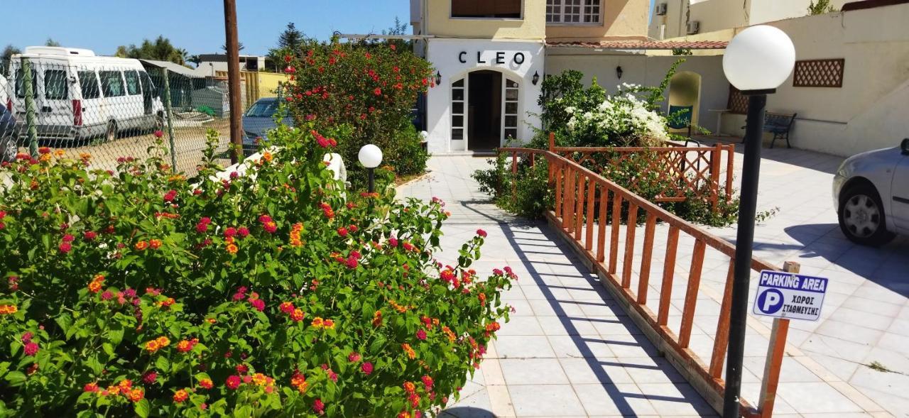 Cleo Rooms 250M From The Beach Malia Exteriér fotografie