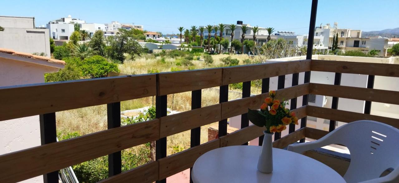 Cleo Rooms 250M From The Beach Malia Exteriér fotografie
