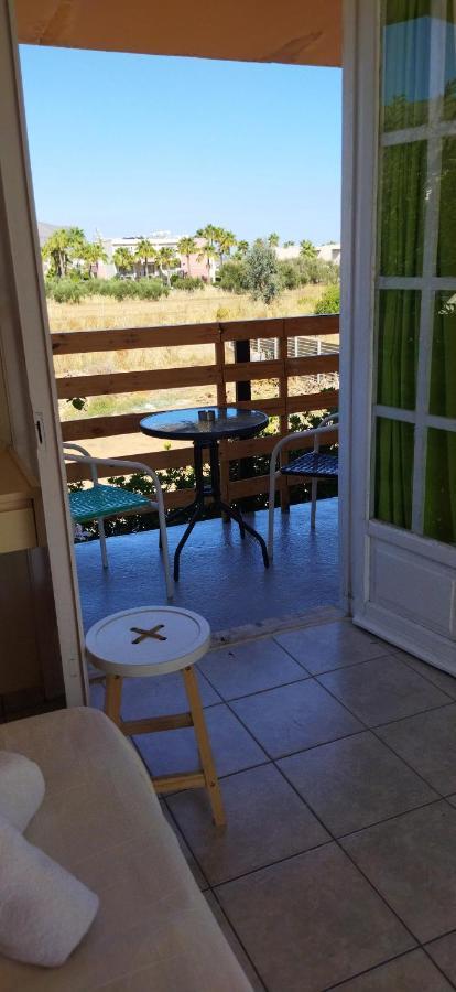 Cleo Rooms 250M From The Beach Malia Exteriér fotografie