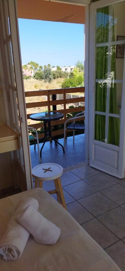 Cleo Rooms 250M From The Beach Malia Exteriér fotografie