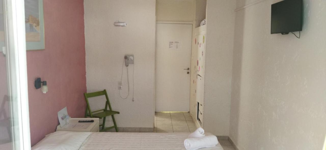 Cleo Rooms 250M From The Beach Malia Exteriér fotografie