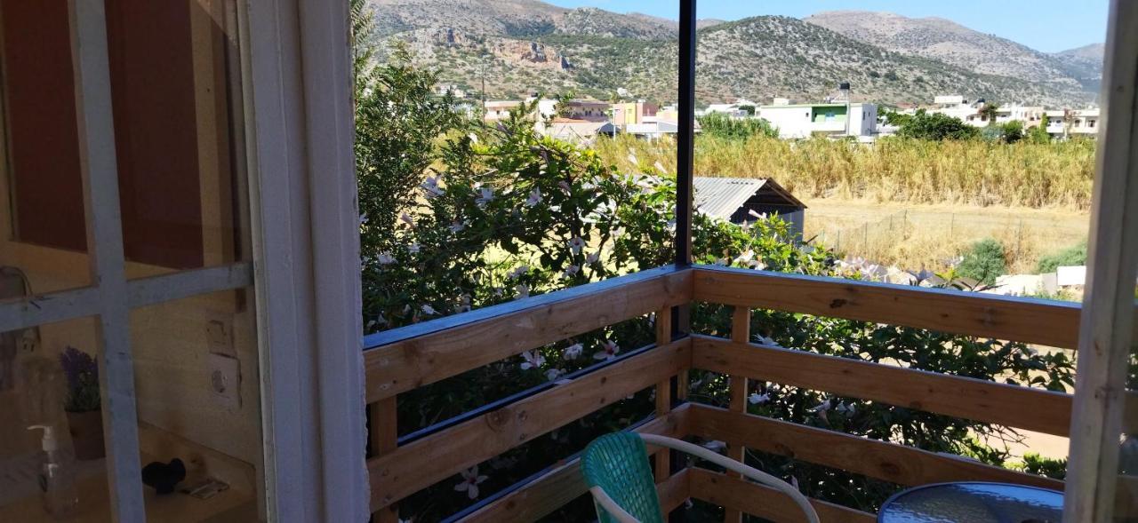 Cleo Rooms 250M From The Beach Malia Exteriér fotografie