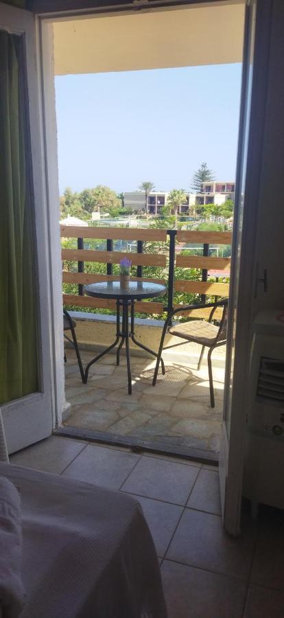 Cleo Rooms 250M From The Beach Malia Exteriér fotografie