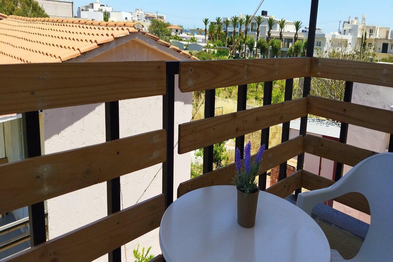 Cleo Rooms 250M From The Beach Malia Exteriér fotografie